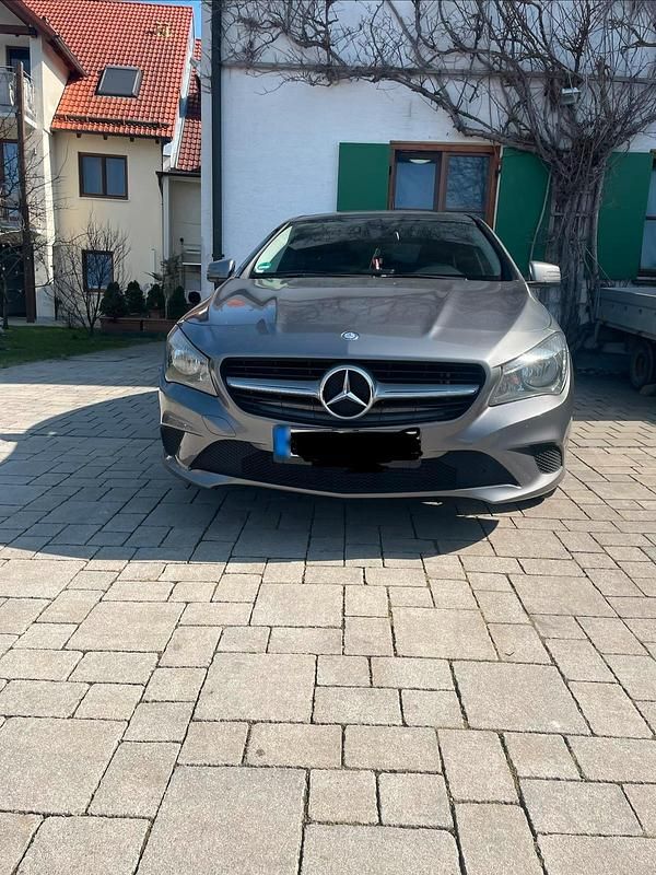 Gebraucht Mercedes CLA200 136 PS (100 kW) 2014 Grau Limousine