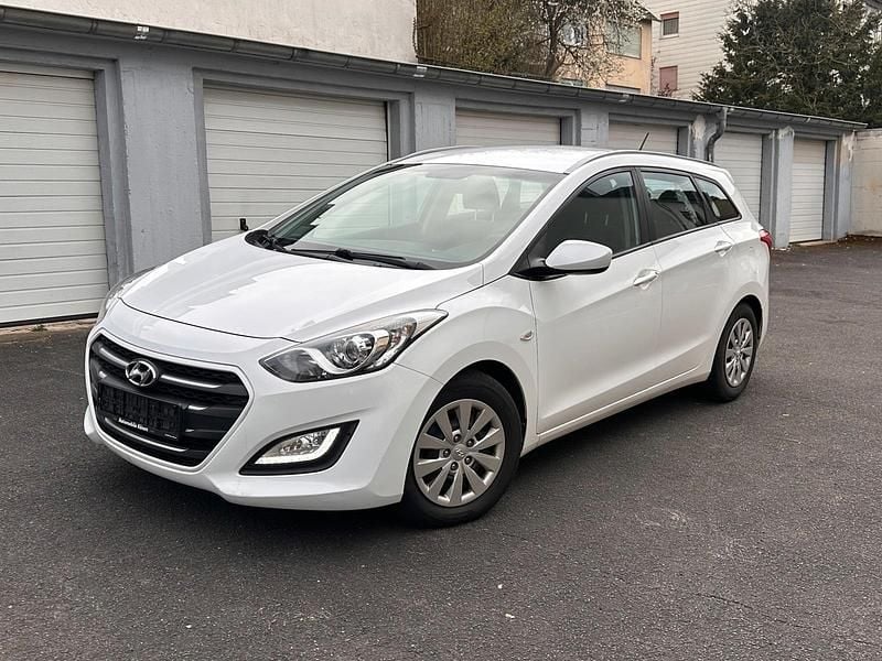 Gebraucht Hyundai i30 110 PS (80 kW) 2017 Weiß Kombi