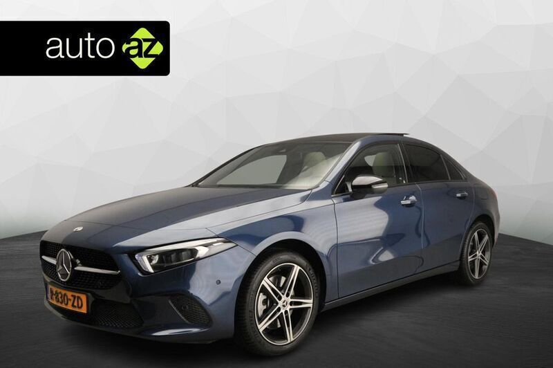 Blau Gebraucht 2023 Mercedes A250 Premium Plus Limousine | 35.500 € (Etwas zu teuer) - Bild 1/4