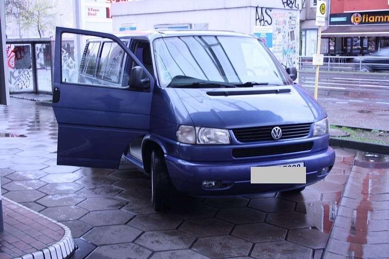 Blau Gebraucht 1996 VW T4 Van | 5.850 € (Fairer Preis) - Bild 1/4