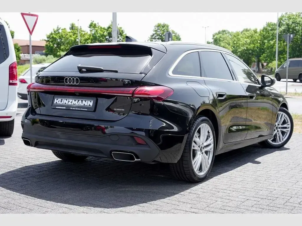 Neu Audi A5 Sport 299 PS (219 kW) 2026 Mythosschwarz metallic metallic Kombi