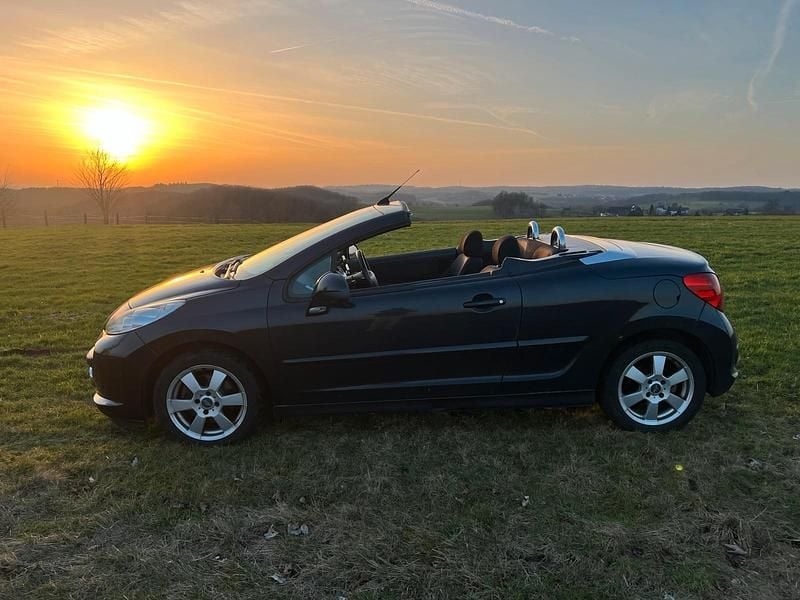 Gebraucht Peugeot 207 CC 110 PS (80 kW) 2008 Schwarz Cabrio