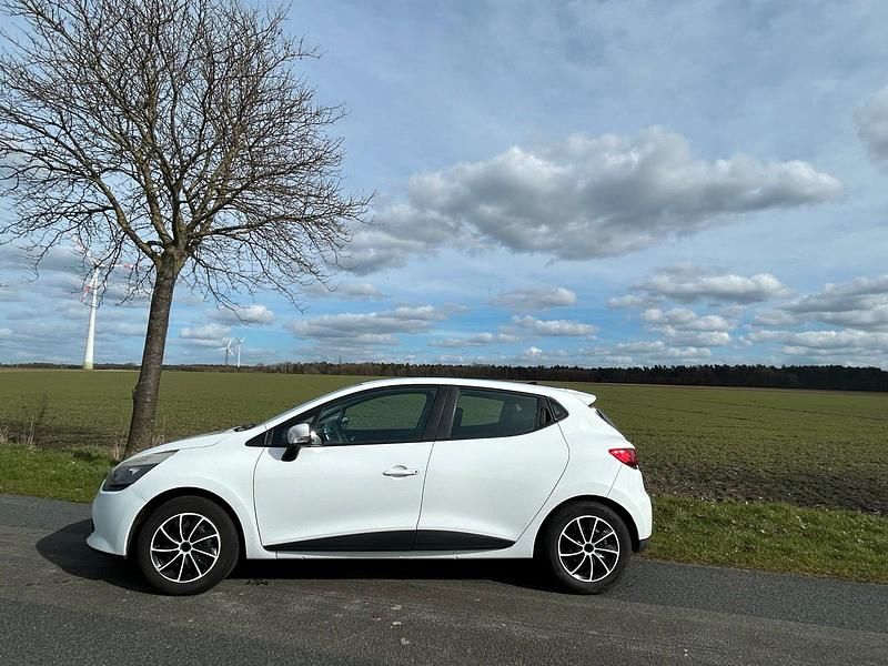 Gebraucht Renault Clio IV 73 PS (53 kW) 2013 Weiß Kleinwagen
