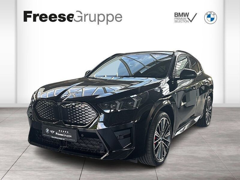 Schwarz Neu 2025 BMW iX2 Luxury Line SUV | 63.290 € (Etwas zu teuer) - Bild 1/4