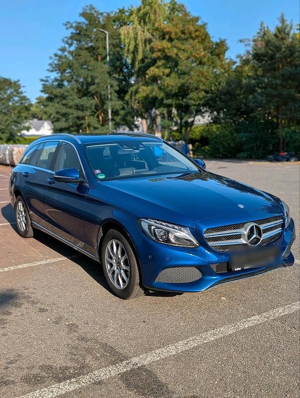 Blau Gebraucht 2017 Mercedes C180 Kombi | 14.999 € (Guter Preis) - Bild 1/4