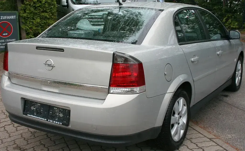 Gebraucht Opel Vectra Elegance 101 PS (74 kW) 2004 Silber Limousine