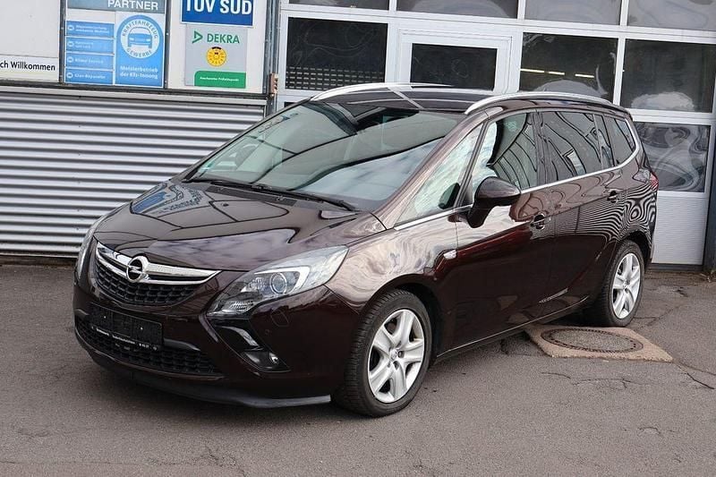 Braun Gebraucht 2013 Opel Zafira Tourer Innovation Van / Kleinbus | 4.595 € (Superpreis) - Bild 1/4
