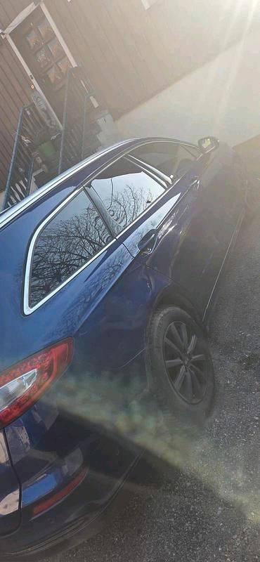 Gebraucht Ford Mondeo Titanium 149 PS (109 kW) 2016 Blau Limousine