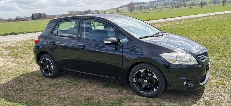 Gebraucht Toyota Auris 99 PS (72 kW) 2011 Schwarz Kleinwagen