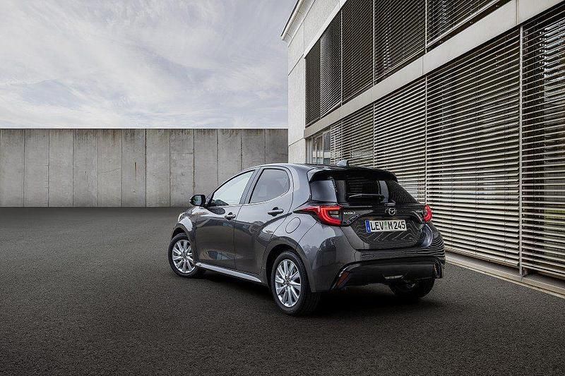 Neu Mazda 2 Exclusive 116 PS (85 kW) 2026 Schwarz Kleinwagen