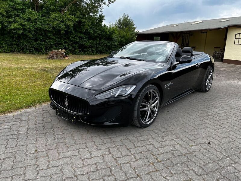 Schwarz Gebraucht 2012 Maserati GranCabrio Cabrio | 37.900 € - Bild 1/4