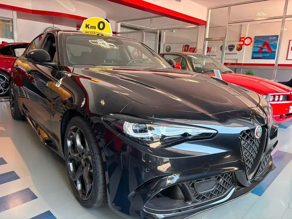 Neu Alfa Romeo Giulia 519 PS (381 kW) 2025 Schwarz Limousine