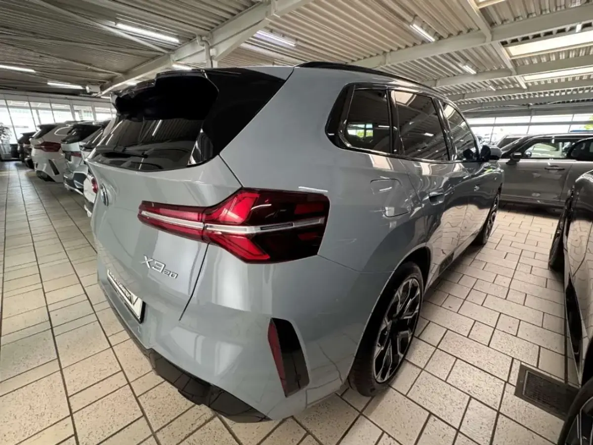 Gebraucht BMW X3 M Sport 208 PS (152 kW) 2025 Grau SUV