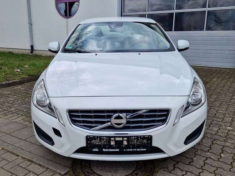 Weiß Gebraucht 2012 Volvo S60 Limousine | 5.100 € (Superpreis) - Bild 1/4