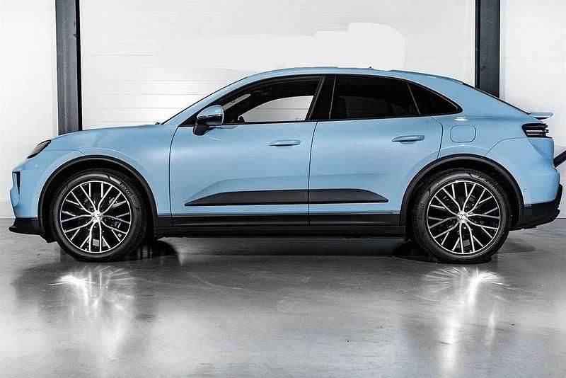 Gebraucht Porsche Macan 4 Electric 300 kW (408 PS) 2024 Frozenblue SUV