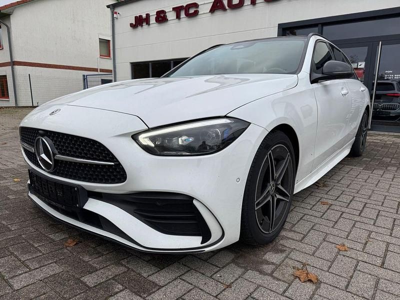 Weiß Gebraucht 2022 Mercedes 200 AMG Limousine | 23.999 € (Fairer Preis) - Bild 1/4