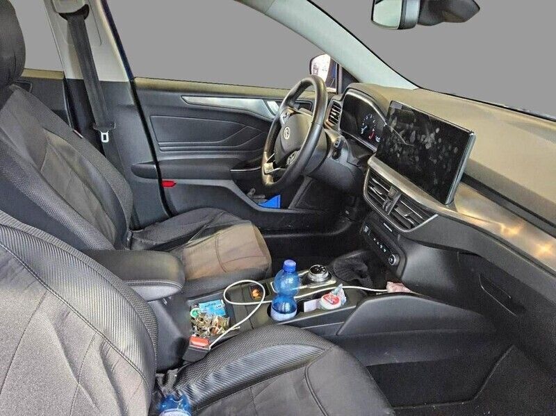 Gebraucht Ford Focus Titanium 120 PS (88 kW) 2023 Blau Kombi