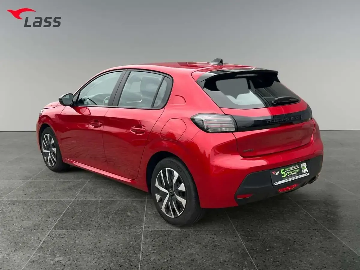 Gebraucht Peugeot 208 Active 101 PS (74 kW) 2024 Rot Kleinwagen