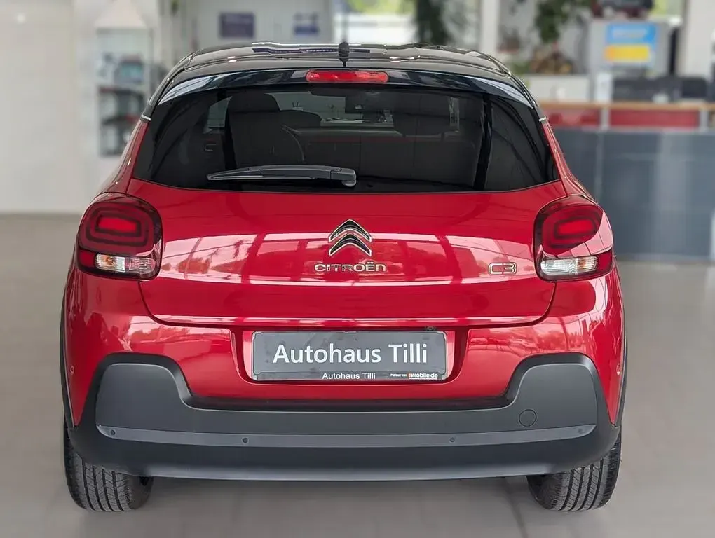 Used Citroën C3 Shine 82 HP (60 kW) 2017 Red Sedan