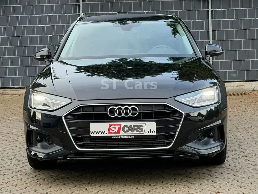 Gebraucht Audi A4 Ambiente 150 PS (110 kW) 2022 Schwarz Kombi