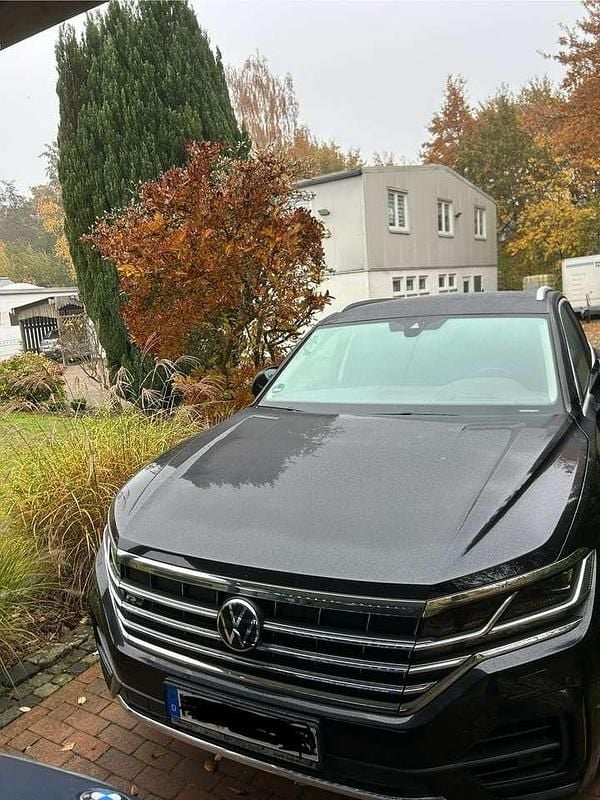 Schwarz Gebraucht 2020 VW Touareg R-line SUV | 33.000 € (Guter Preis) - Bild 1/4