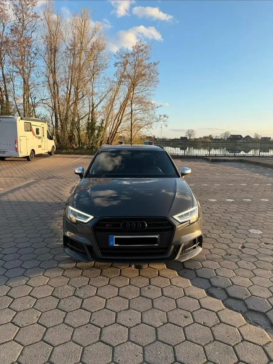 Gebraucht Audi S3 300 PS (220 kW) 2019 Grau Limousine