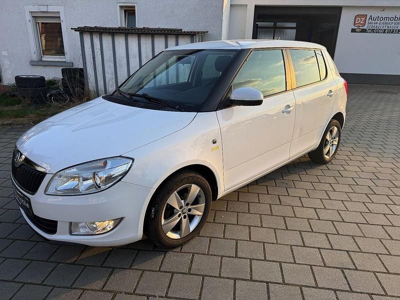 Gebraucht Skoda Fabia Fresh 86 PS (63 kW) 2013 Weiß Limousine