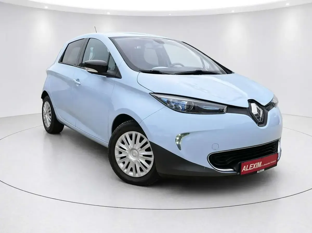 Używany Renault Zoe Zen 64 kW (88 KM) 2015 Niebieski Hatchback