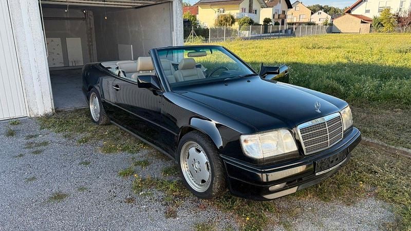 Schwarz Gebraucht 1993 Mercedes E320 AMG Cabrio | 29.900 € - Bild 1/4