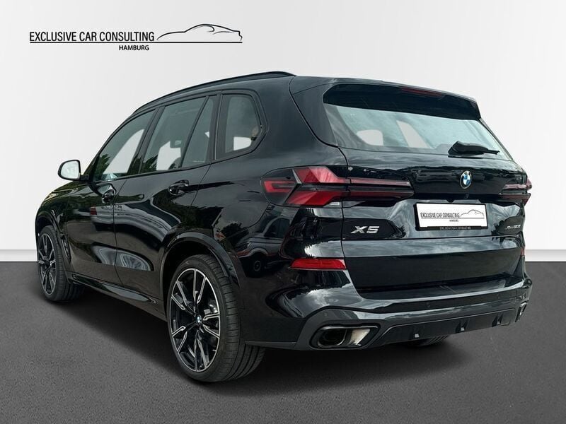 Gebraucht BMW X5 M Sport 286 PS (210 kW) 2024 Black sapphire metallic SUV