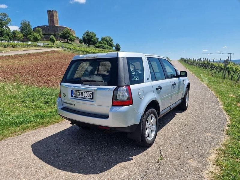 Gebraucht Land Rover Freelander 2 150 PS (110 kW) 2012 Silber SUV