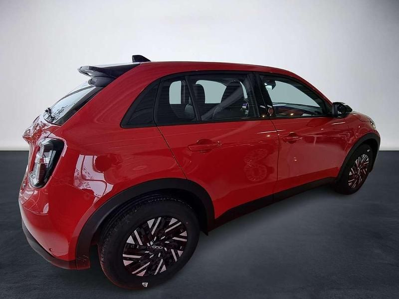 Gebraucht Fiat 600E Red 114 kW (156 PS) 2024 Rot SUV