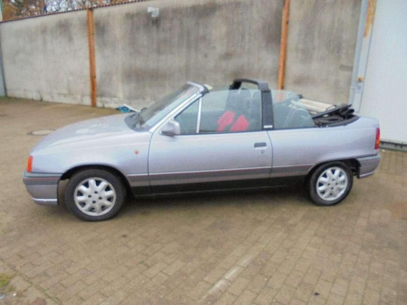 Gebraucht Opel Kadett 75 PS (55 kW) 1990 Violett Cabrio