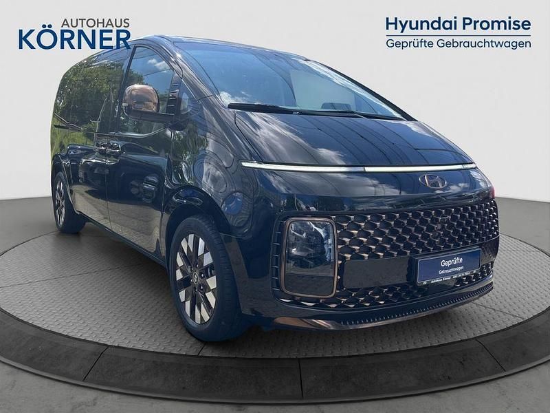 Schwarz Gebraucht 2022 Hyundai Staria Signature Van | 43.890 € (Fairer Preis) - Bild 1/4