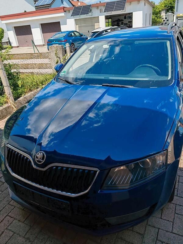 Blau Gebraucht 2015 Skoda Octavia Kombi | 8.900 € (Fairer Preis) - Bild 1/4