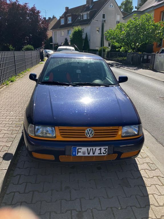 Blau Gebraucht 2001 VW Polo Basis Kombi | 850 € (Superpreis) - Bild 1/4