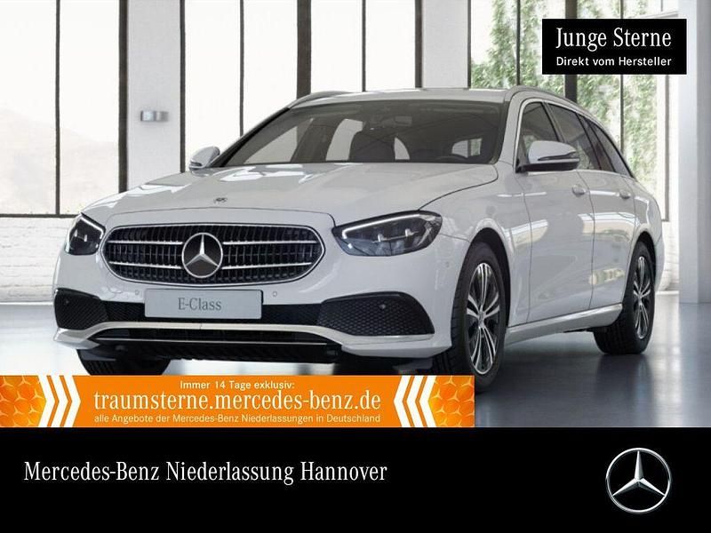 Weiß Gebraucht 2022 Mercedes E220 Avantgarde Limousine | 33.490 € (Superpreis) - Bild 1/3