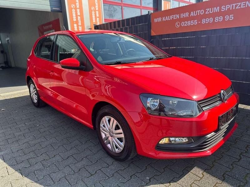 Gebraucht VW Polo Trendline 60 PS (44 kW) 2017 Flashrot Kleinwagen