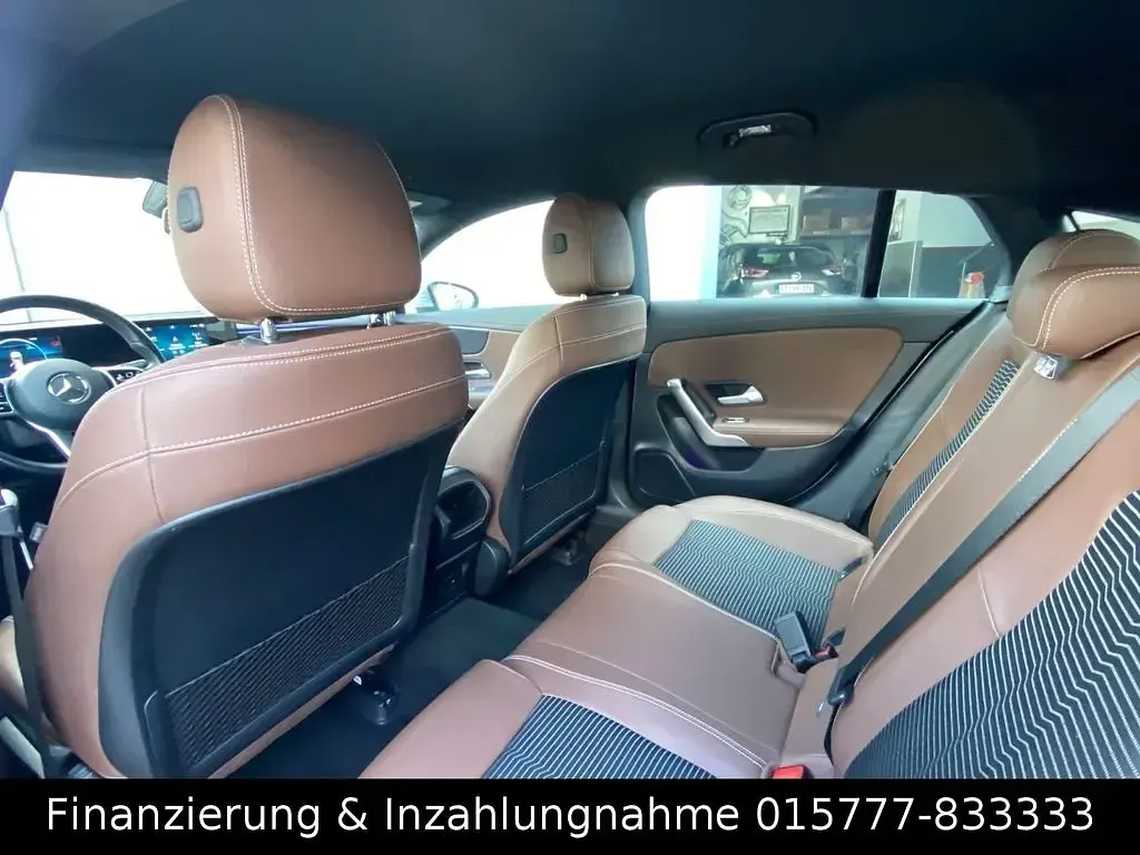 Gebraucht Mercedes CLA200 Shooting Brake 150 PS (110 kW) 2021 Silber Kombi
