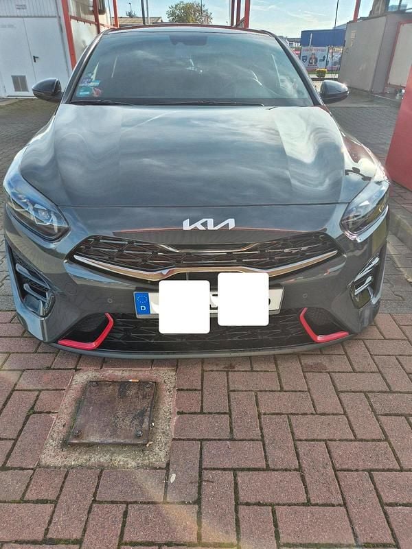 Grau Gebraucht 2023 Kia ProCeed GT Kleinwagen | 30.050 € (Fairer Preis) - Bild 1/4