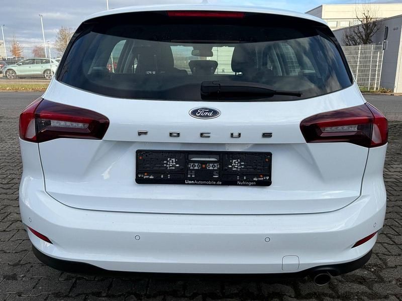 Gebraucht Ford Focus Cool & Connect 101 PS (74 kW) 2022 Weiß Kombi