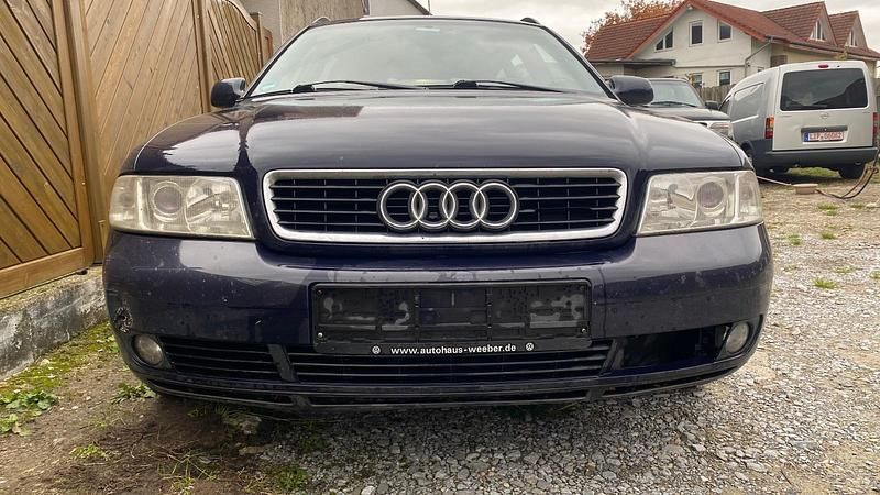 Blau Gebraucht 2001 Audi A4 Kombi | 890 € (Guter Preis) - Bild 1/4