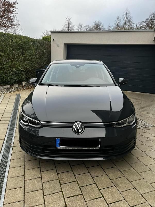 Grau Gebraucht 2020 VW Golf VIII Limousine | 17.900 € (Guter Preis) - Bild 1/4