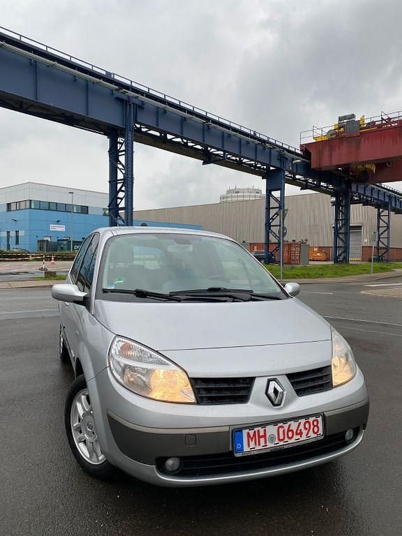 Gebraucht Renault Scénic II Dynamique 111 PS (81 kW) 2006 Silber Van / Kleinbus