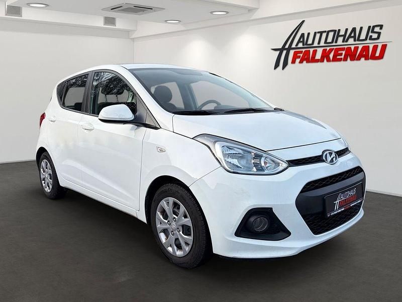 Gebraucht Hyundai i10 Style 87 PS (63 kW) 2016 Weiß Kleinwagen