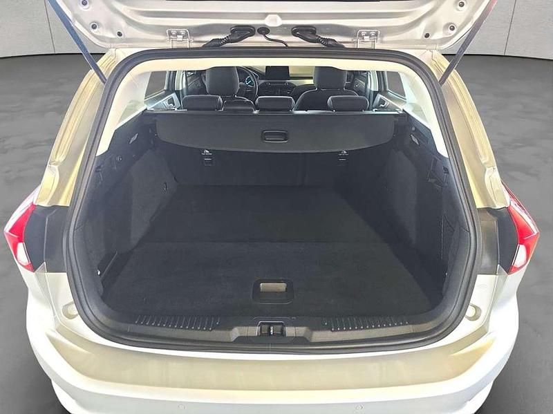 Gebraucht Ford Focus Cool & Connect 125 PS (91 kW) 2022 Moondust silber metallic Kombi