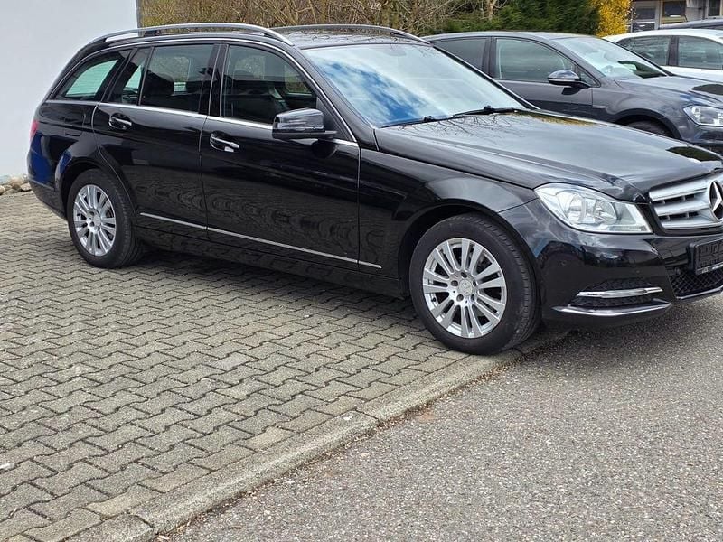 Gebraucht Mercedes C180 156 PS (114 kW) 2012 Schwarz Kombi