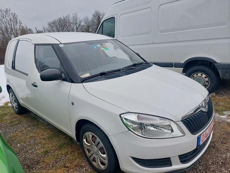 Gebraucht Skoda Roomster 86 PS (63 kW) 2013 Weiß Van / Kleinbus