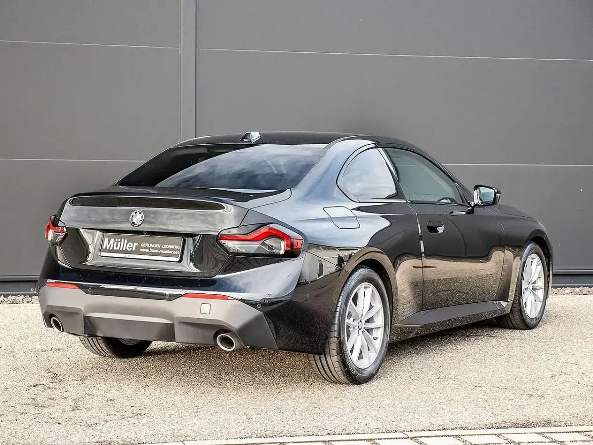 Gebraucht BMW 230 Coupé Sport Line 245 PS (180 kW) 2022 Schwarz Coupé