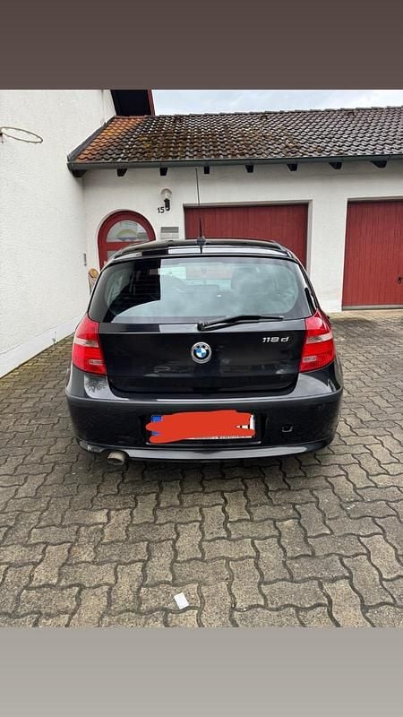 Usata BMW 118 143 CV (105 kW) 2010 Nero Utilitaria